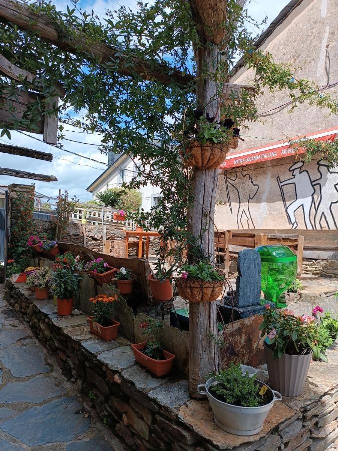 Pension Y Albergue Matias Locanda Sarria Exteriör bild