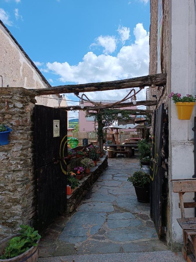 Pension Y Albergue Matias Locanda Sarria Exteriör bild
