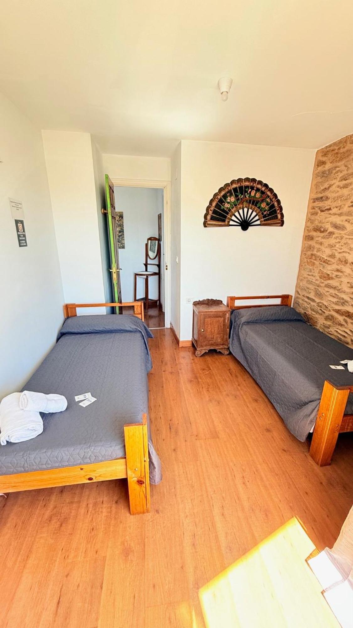 Pension Y Albergue Matias Locanda Sarria Exteriör bild